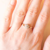 Anello vintage in oro giallo e bianco 9K con diamanti (0.10ctw ca.), anno 1998