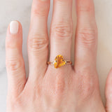 Solitario in oro giallo 9K con quarzo citrino di taglio a cuore (2.18ct ca.) e diamanti
