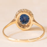 Anello a margherita vintage in oro giallo 9K con zaffiro (1.20ct ca.) e diamanti (0.12ctw ca.), anni ‘80/‘90