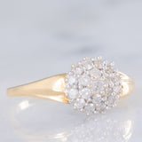 Anello a fiore vintage in oro giallo e bianco 14K con diamanti di taglio brillante (0.55ctw ca.), anni ‘80