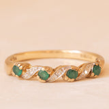 Veretta vintage in oro giallo 9K con smeraldi (0.25ctw ca.) e diamanti (0.03ctw ca.), anni ‘70/‘80