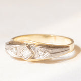 Anello trilogy antico in oro giallo e bianco 14K con diamanti (0.06ctw ca.), anni ‘30/‘40