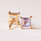 Orecchini moderni in oro giallo 9K con tanzaniti di taglio princess (0.20ctw ca.)