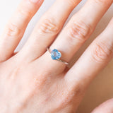 Anello vintage in oro bianco 18K con topazio azzurro di taglio a cuore (1.30ct ca.), anni ‘90