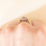 Anello a margherita vintage in oro giallo 9K con zaffiro (0.60ct ca.) e diamanti (0.16ctw ca.), anno 1978
