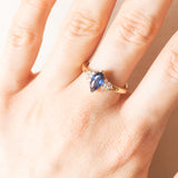 Anello vintage in oro giallo con zaffiro (0.80ct ca.) e diamanti di taglio brillante (0.18ctw ca.), anni ‘80