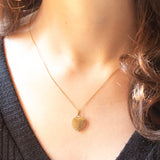 Ciondolo portafoto vintage a forma di cuore in oro giallo 8K, anni ‘50