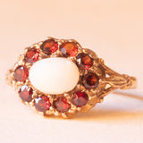 Anello vintage in oro giallo 9K con opale (0.50ct ca.) e granati (0.40ctw ca.), anno 1988
