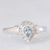 Anello vintage in oro bianco 9K con acquamarina (0.20ct ca.) e diamanti di taglio brillante (0.14ctw ca.), anni ‘90