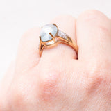 Anello vintage in oro giallo e bianco 9K con acquamarina (4.50ct ca.) e diamanti, anni ‘80