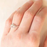 Anello vintage a nodo in oro bianco 9K con diamanti (0.06ctw ca.), anni ‘90