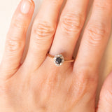 Anello a margherita vintage in oro giallo 9K con zaffiro (0.40ct ca.) e diamanti (0.06ctw ca.), anno 1987