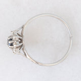 Anello a margherita vintage in platino con zaffiro (0.45ct ca.) e diamanti (0.14ctw ca.), anno 2006