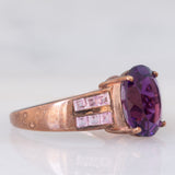 Anello da cocktail vintage in oro rosa 9K con ametista (3.30ct ca.) e zaffiri rosa sintetici (0.53ctw)