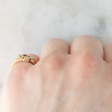 Anello “quadruplo” vintage in oro giallo 18K con paste di vetro rosse e perline bianche, anni ‘60