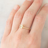 Solitario da cocktail moderno in oro giallo 10K con quarzo citrino (0.35ct ca.), anno 2016