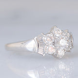 Anello a fiore vintage in platino con diamanti (0.76ctw), anni ‘80