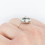 Anello a fiore antico in oro giallo 14K e argento con diamanti di taglio rosetta e paste di vetro verde, fine ‘800