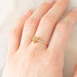 Anello vintage in oro giallo 9K con tormalina gialla (0.60ct ca.) e diamanti (0.10ctw ca.)
