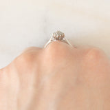 Anello a fiore vintage in oro bianco 9K con diamanti (0.10ctw ca.), anni ‘70/‘80