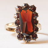 Anello a margherita vintage in oro giallo 8K con granati, anni ‘60/‘70