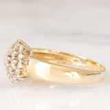Anello a fiore con fede in oro giallo 14K con diamanti di taglio brillante (1ctw ca.), anni ‘80