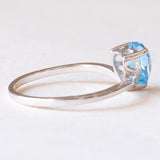 Anello vintage in oro bianco 18K con topazio azzurro di taglio a cuore (1.30ct ca.), anni ‘90