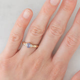 Trilogy vintage in oro giallo 9K con tanzanite (0.35ct ca.) e diamanti di taglio brillante (0.05ctw ca.), anni ‘90