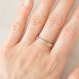 Anello a fascia vintage in oro giallo 9K con diamanti (0.18ctw ca.)