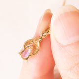 Collana vintage con catenina in oro giallo 9K e con ciondolo in oro giallo e bianco 9K con ametista (0.35ct ca.) e diamanti, anni ‘70