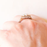 Anello vintage in oro giallo e bianco 9K con opali (0.25ctw ca.) e diamanti (0.30ctw ca.), anni ‘60