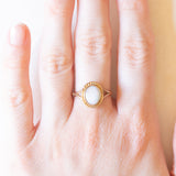 Anello da cocktail vintage in oro giallo 9K con opale (0.20ct ca.), anni ‘60
