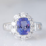 Anello a margherita vintage in platino con tanzanite (2.04ct) e diamanti di taglio brillante e baguette (1.35ctw), anni ‘90