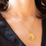 Ciondolo portafoto antico in oro giallo 14K con diamanti di taglio vecchia Europa (0.07ctw ca.), anni ‘10/‘20