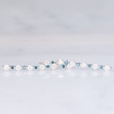 Orecchini pendenti vintage in oro bianco 18K con diamanti bianchi e blu (0.70ctw)