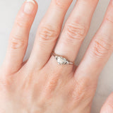 Solitario Art Déco a forma di cuore in oro giallo 18K e platino con diamante (0.03ct ca.), anni ‘20/‘30