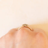 Anello vintage a forma di stella in oro giallo 9K con spinelli sintetici verdi (0.10ctw ca.), anno 2005