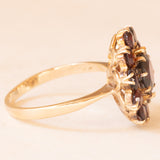 Anello a margherita vintage in oro giallo 9K con granati (2.50ctw ca.), anno 1972-1973