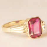 Anello da cocktail vintage in oro giallo 8K con rubino sintetico (2.50ct ca.), anni ‘70