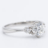 Trilogy vintage in platino con diamanti di taglio brillante (centrale di 1.02ct), anni ‘80