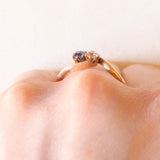 Toi et Moi antico in oro giallo 14K con zaffiro (0.25ct ca.) e diamante di taglio vecchia miniera (0.25ct ca.), anni ‘10/‘20