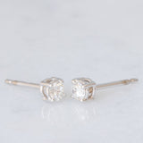 Orecchini punto luce in oro bianco 18K con diamanti di taglio brillante (0.28ctw ca.)