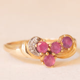 Anello vintage in oro giallo e bianco 14K con rubini e diamante, anni ‘70