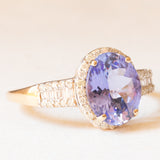 Anello da cocktail vintage in oro giallo e bianco 9K con tanzanite (3.20ct ca.) e diamanti (0.46ctw ca.)