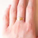 Anello da sigillo vintage a forma di cuore in oro giallo 9K