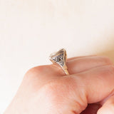 Anello antico in oro giallo 11K e argento con diamante centrale (1.50ct ca.) e rosette, primi del '900