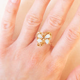 Anello vintage a forma di farfalla in oro giallo 14K con con opali (0.60ctw ca.) e diamanti, anni ‘70