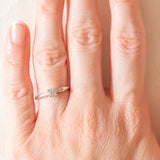 Anello vintage in oro bianco 9K con illusion setting di diamanti (0.10ctw ca.), anni ‘80/‘90