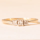 Trilogy vintage in oro giallo e bianco 9K con diamanti di taglio carré (0.25ctw ca.), anni ‘80