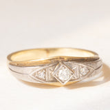 Anello trilogy antico in oro giallo e bianco 14K con diamanti (0.06ctw ca.), anni ‘30/‘40